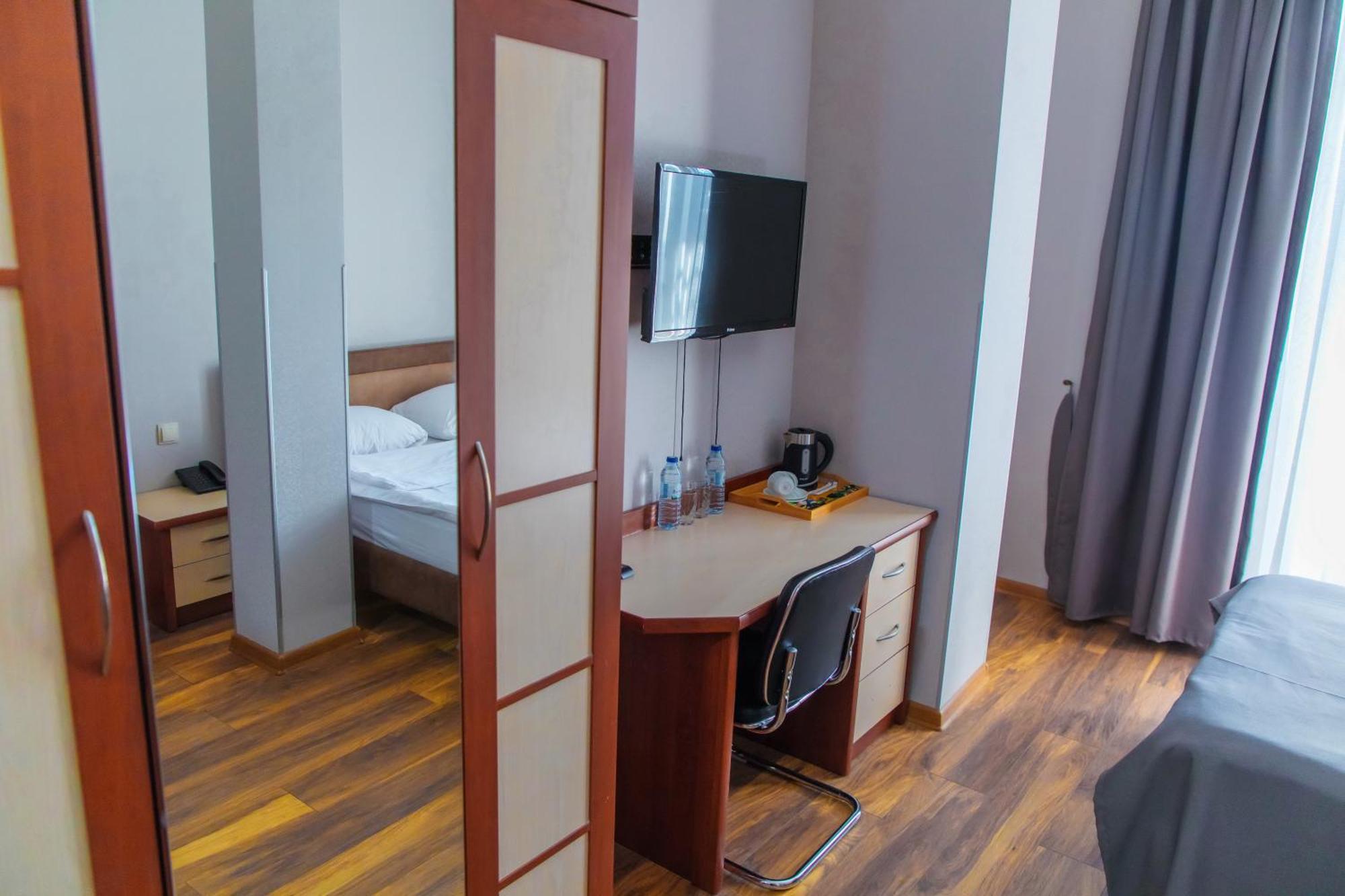 Irmeni Hotel Tbilisi Ngoại thất bức ảnh