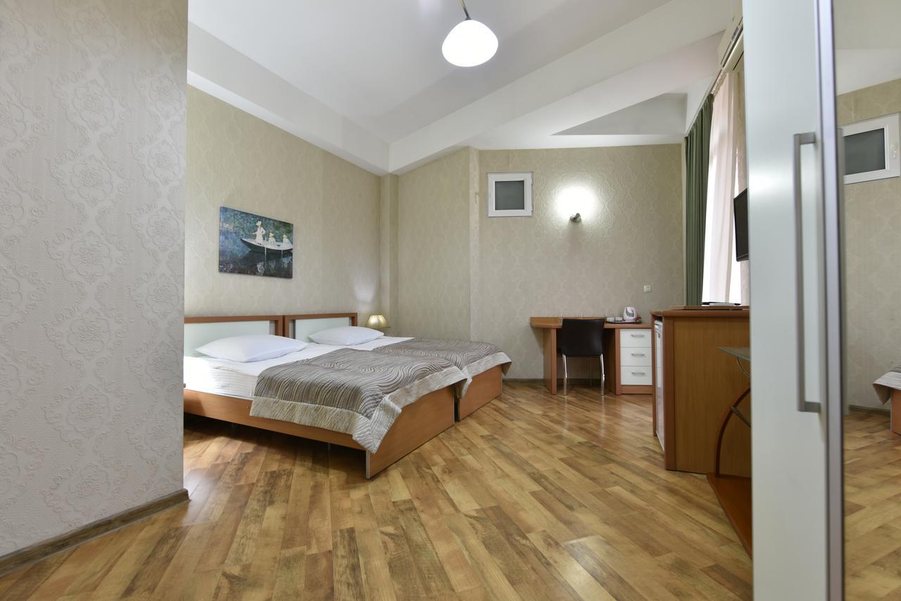 Irmeni Hotel Tbilisi Ngoại thất bức ảnh